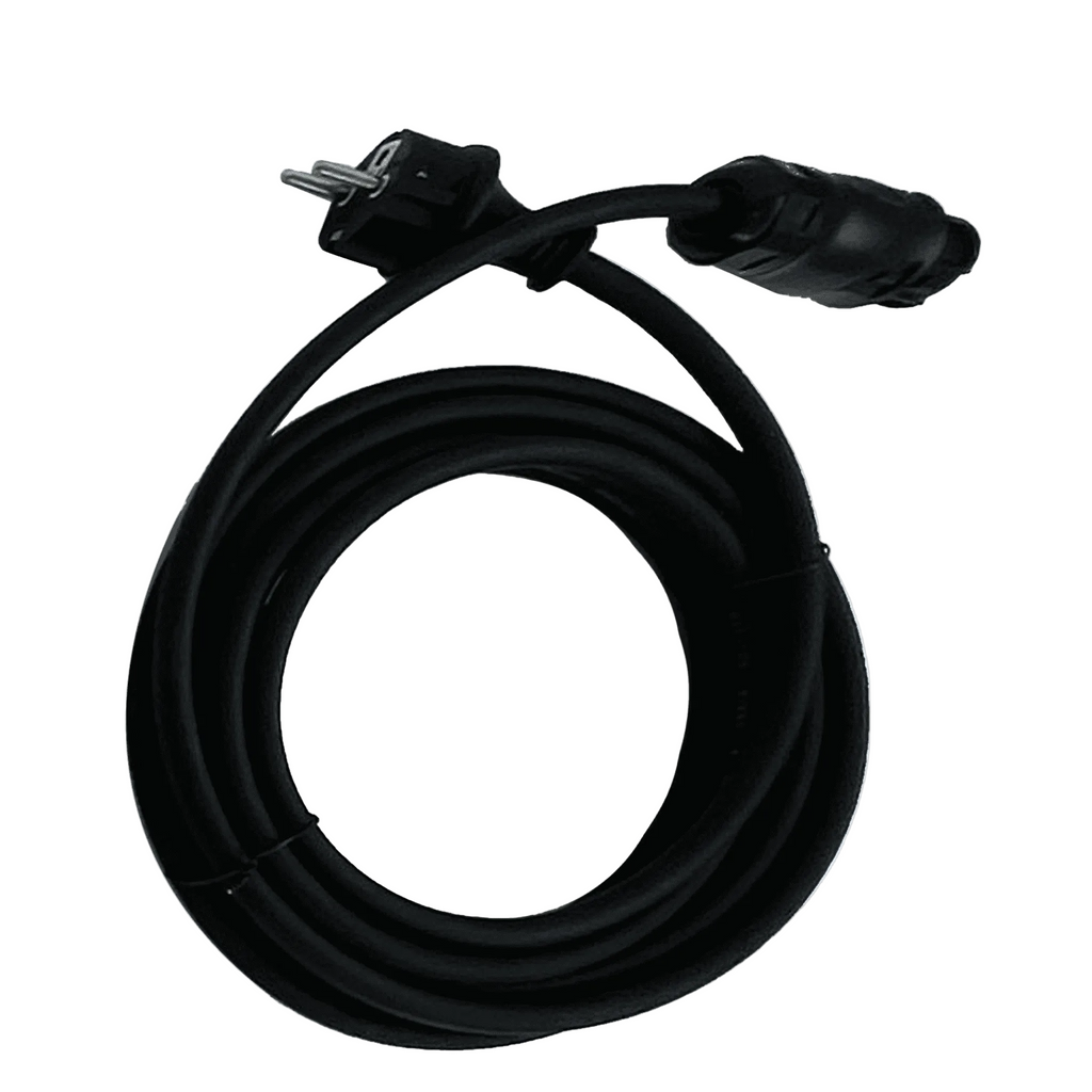 Ein Verlängerungskabel mit Stecker zur Stromversorgung des Balkonkraftwerks Betteri BC01