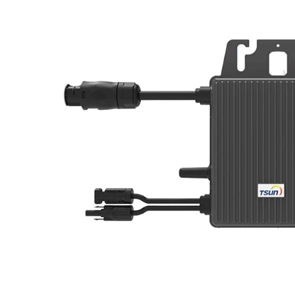 Ein schwarzer Kasten mit zwei Drähten - ein Solar-Wechselrichter